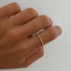 Bague pour femme en plaqué or 3 microns 18 carats design fin et minimaliste.