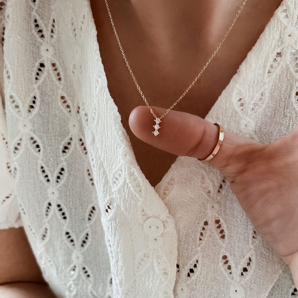 Collier quartz rose plaqué or pierre
