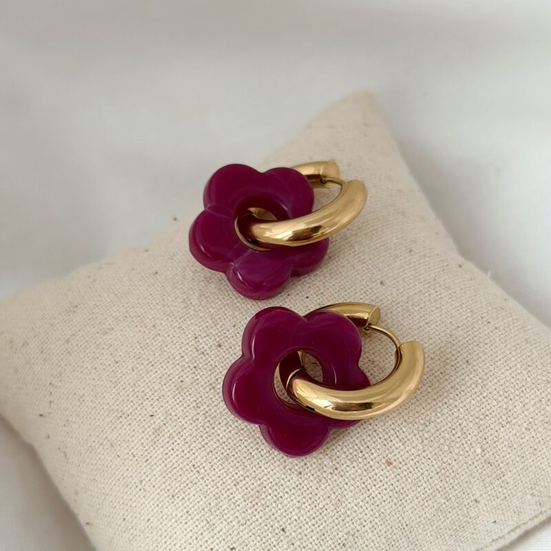 Boucles d'oreilles Flory bijou floral coloris fleur prune acétate boucle créoles acier inoxydable doré lisse tendance séléction jolie demoiselle shop