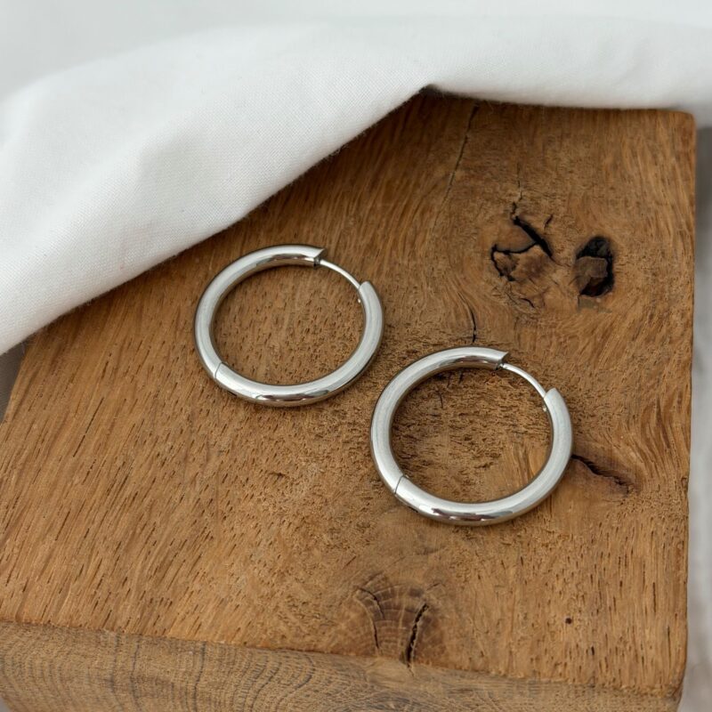Boucles d'oreilles pour femme grandes créole acier inoxydable argenté.