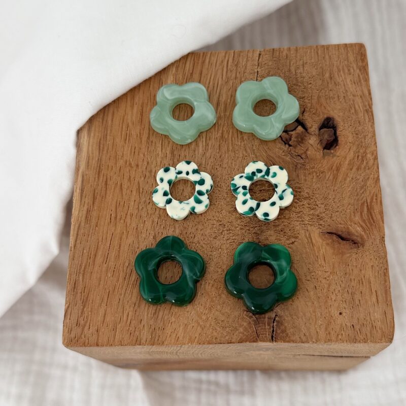 Coffret de boucles d'oreilles interchangeables tendance pour femme au coloris de vert séléction jolie demoiselle
