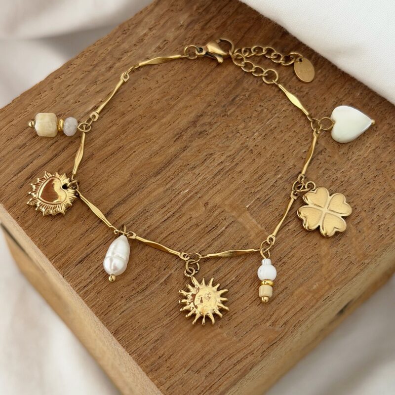 Bracelet Cléa en acier inoxydable doré et pampilles breloques tendance pour femme collection jolie demoiselle