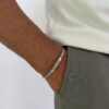 Bracelet élégant pour homme. Bijou en acier inoxydable argenté style câble.